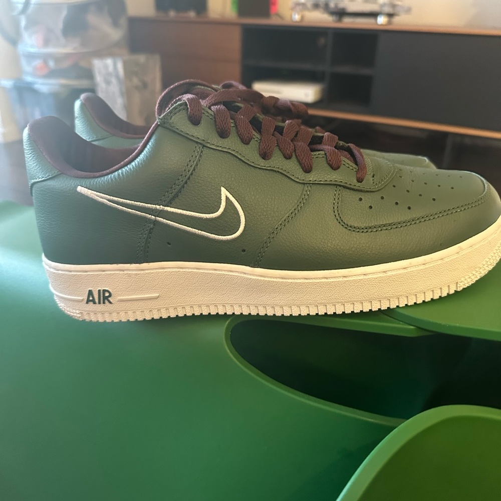 Nike Air Force 1 Hong Kong size 9.5